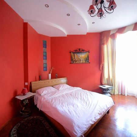 Chekhov Apartment Киев Экстерьер фото